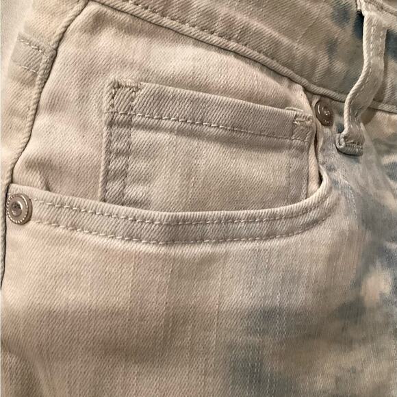 Women’s Hydraulic Nolita Mid-Rise Flare Tie Dye Jeans in Size 12. Preloved. - Picture 5 of 6
